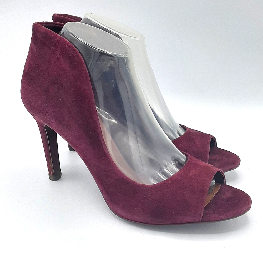 Vince Camuto Karolyn Suede Peep Toe Heel. Size 10M.